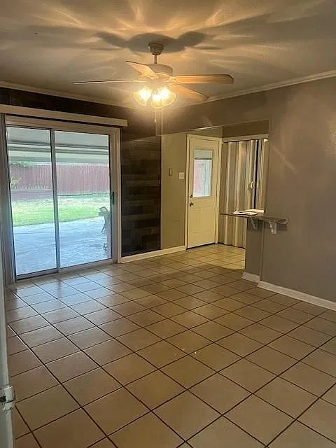 3 bed, 2.0 bath, 1262 sqft, $2,100 — Photo 4