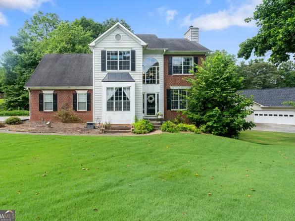 5660 Bridle Glen Dr, Sugar Hill, GA 30518