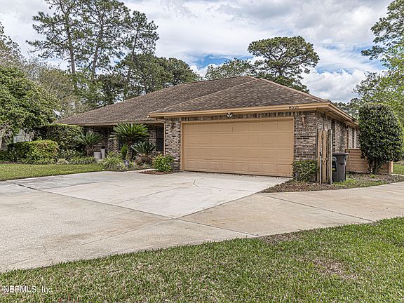 2nd image of 8521 AVEBURY Court
