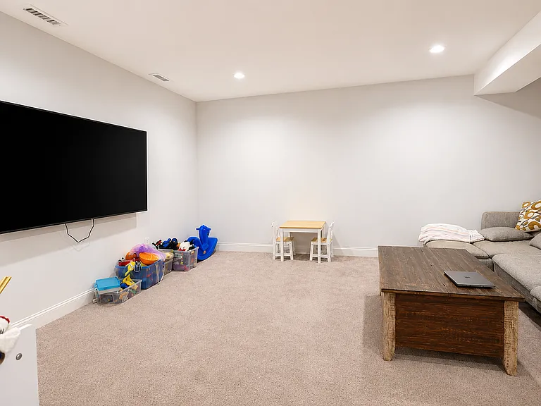 21 Crescent Rd #21 — Photo 11