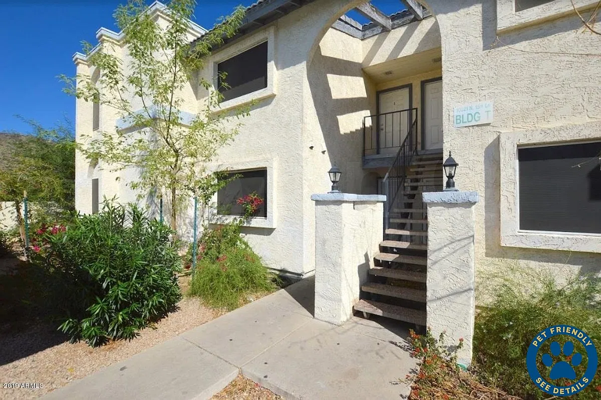 2 bed, 2.0 bath, 807 sqft, $1,149 — Photo 1