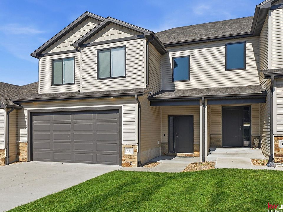 1st image of 611 Garrett Pl