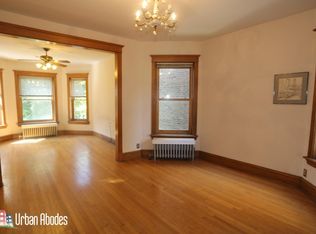 1334 W Cornelia Ave, Chicago, IL 60657