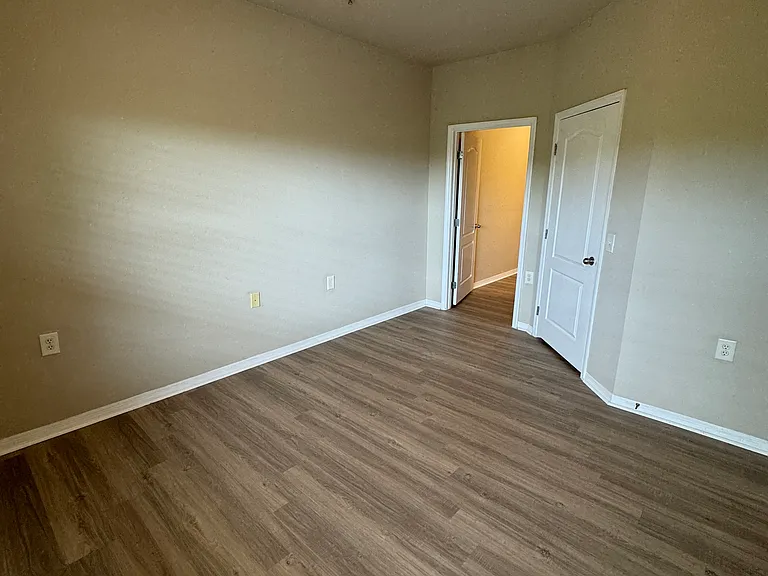 1600 Villa Capri Cir #307 — Photo 11