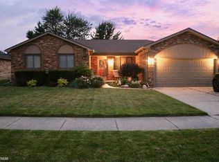 41453 Lore Dr, Clinton Township, MI 48038