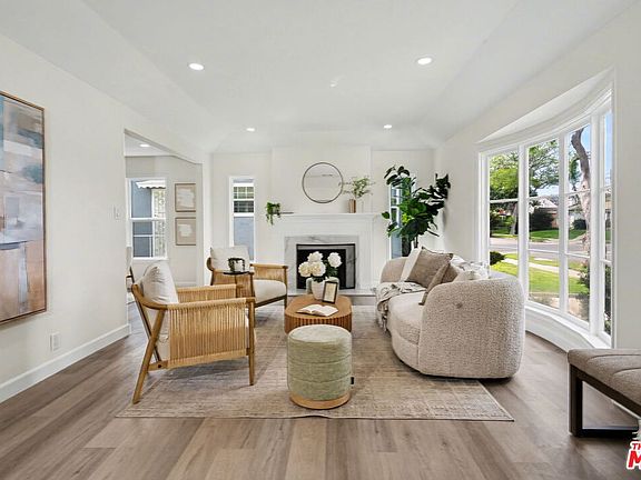 3rd image of 3840 Virginia Rd