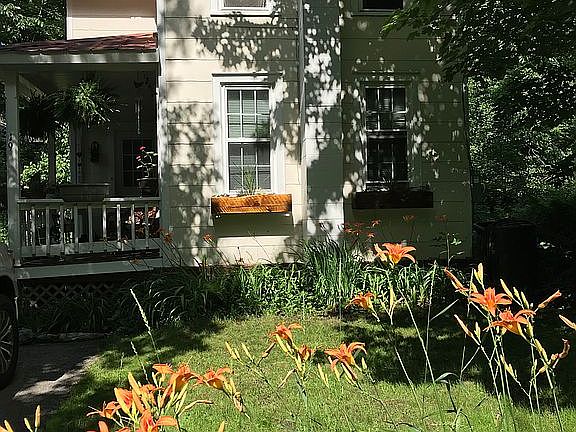 4th image of 19 Traver St