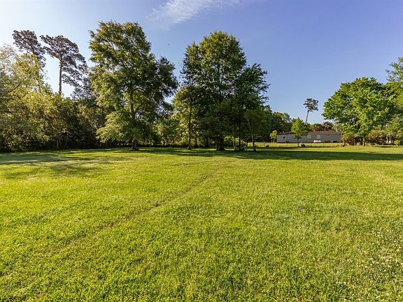 3rd image of 1418 Palm Dr