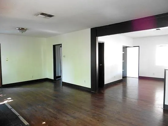 5723 Stansbury Ave — Photo 13
