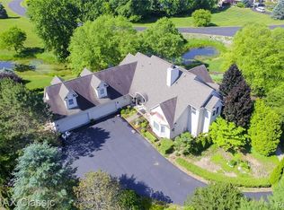 6296 Wilderness Dr, South Lyon, MI 48178