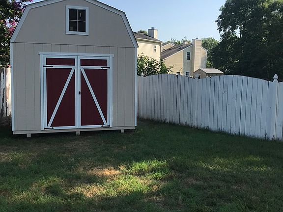 4th image of 820 Estelle Ct