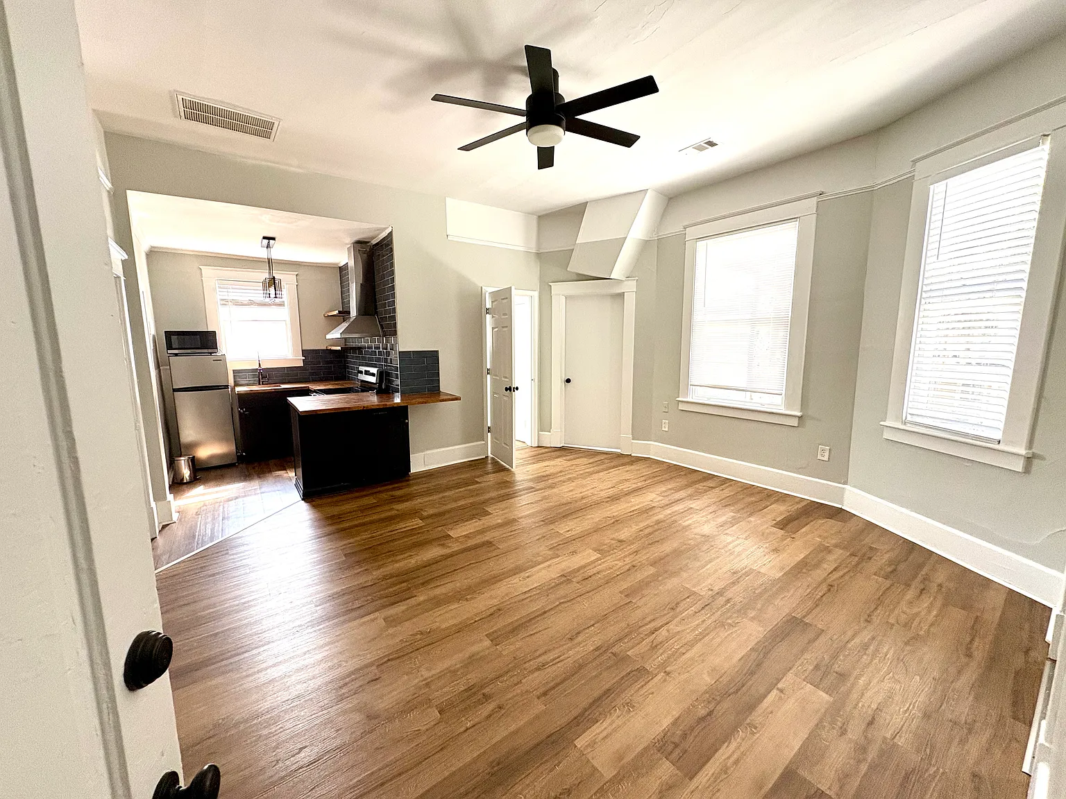 2 bed, 800 sqft, $1,650 — Photo 2