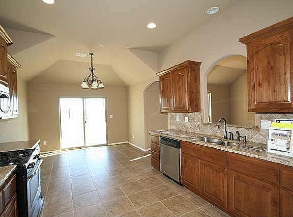 3rd image of 8409 N 77th East Ave