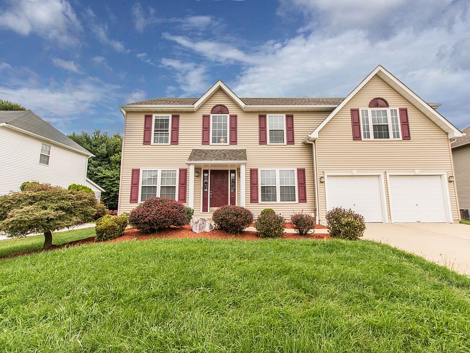 1st image of 33 E Moyer Dr