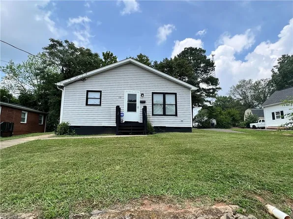 931 Apple St, Winston Salem, NC 27101
