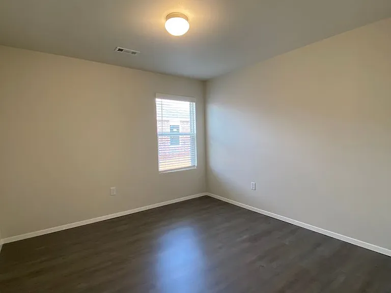 504B W Christopher Dr — Photo 10
