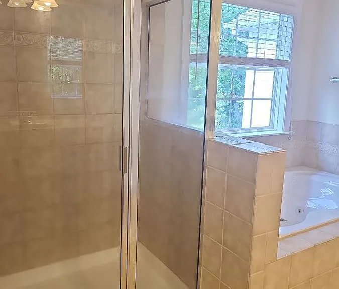7801 Kensington Manor Ln — Photo 9
