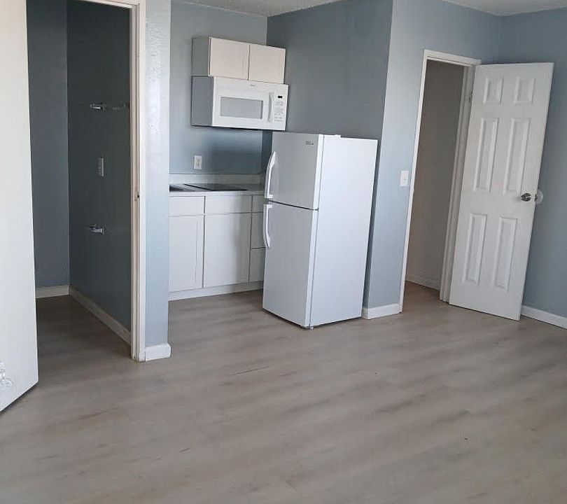 2nd image of 300 Eastminister Ct Unit F