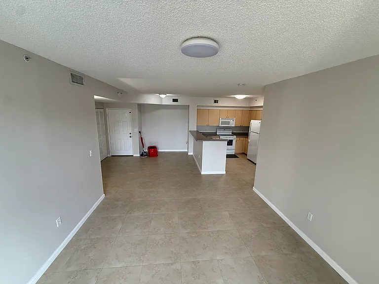 7980 N Nob Hill Rd #205 — Photo 14