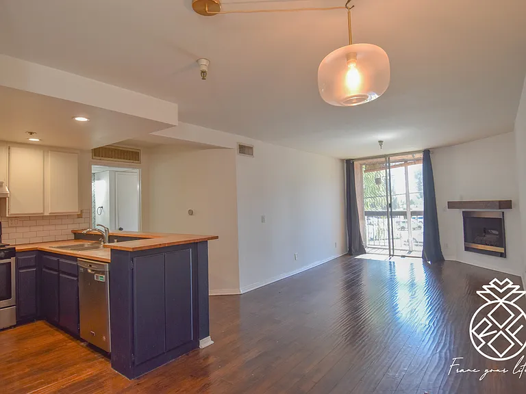 5143 Bakman Ave #206 — Photo 1