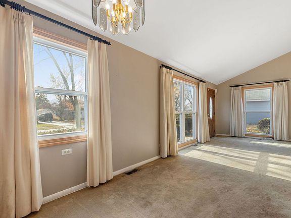 5th image of 608 W Terrace St