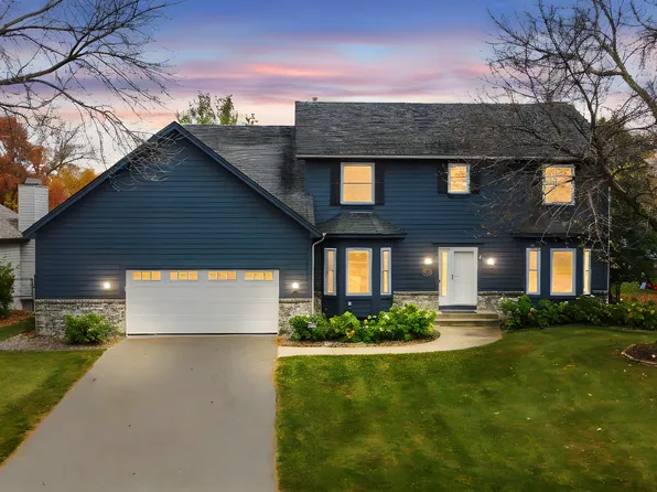 7000 Yorktown Ln N, Maple Grove, MN 55369