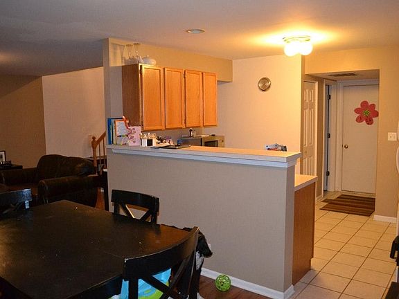 Kitchen / Dining Area