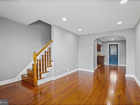 4th image of 3838 Lyndale Ave
