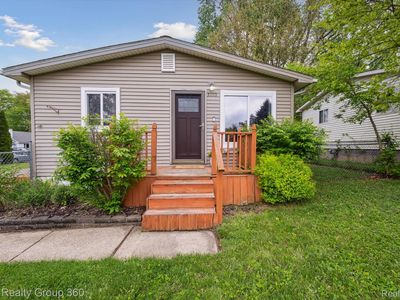 5170 Warmbriar Dr, White Lake, MI, 48383