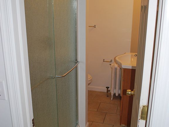 4th image of 5747 N Woodstock St