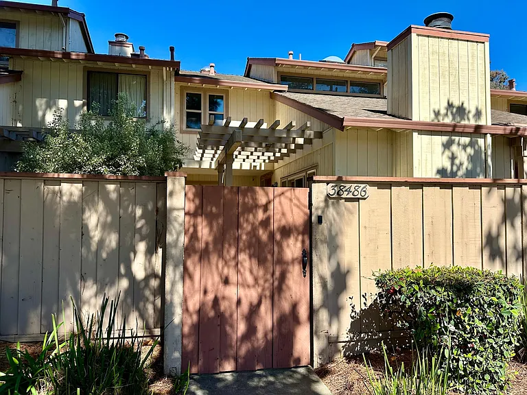 38486 Redwood Ter — Photo 2