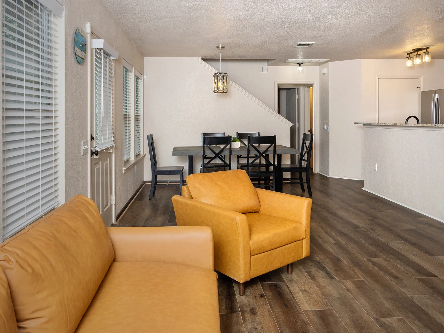 4 bed, 1789 sqft, $2,700 — Photo 2