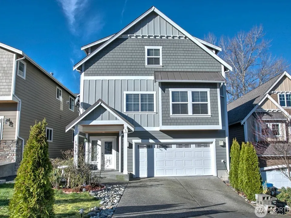 1357 Elma Pl NE