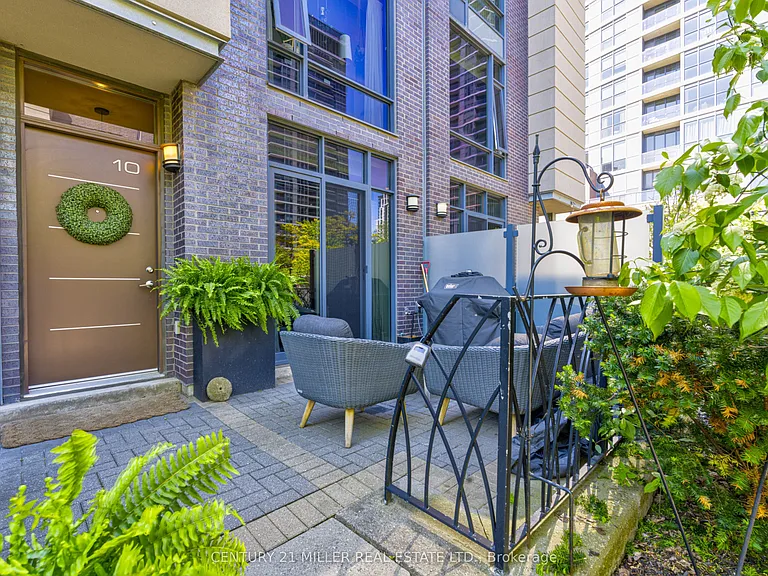 15 Valhalla Inn Rd #Townhouse 10 — Photo 1