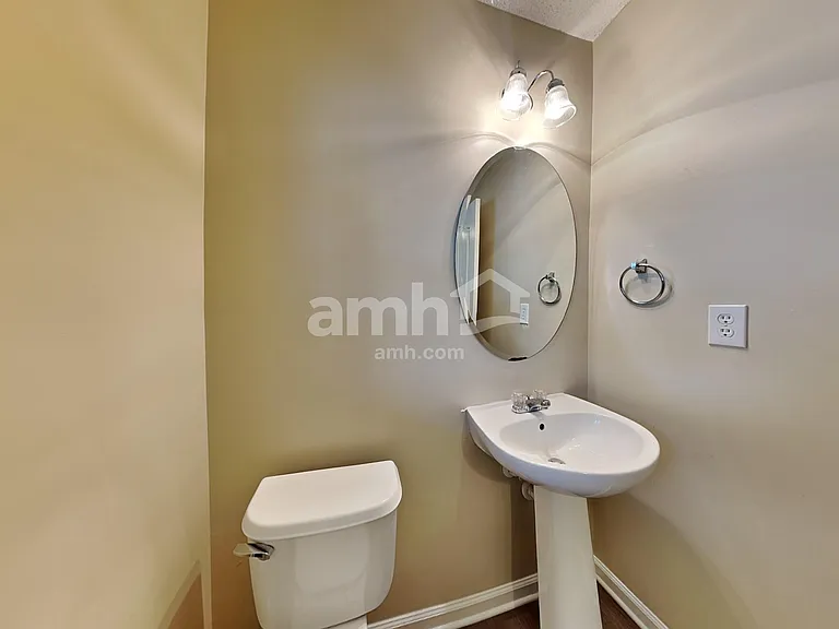 1053 Kings Mountain Ln — Photo 6