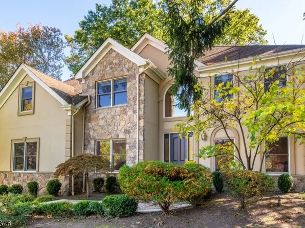 832 Valley Rd, Watchung Boro, NJ 07069