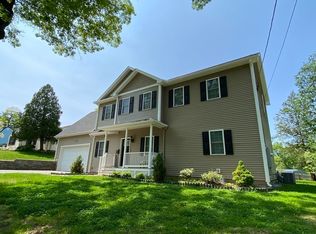 42 Kerry Dr, Springfield, MA 01118