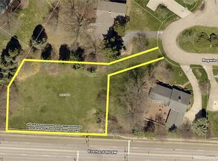 Rogwin Cir SW, North Canton, OH 44720