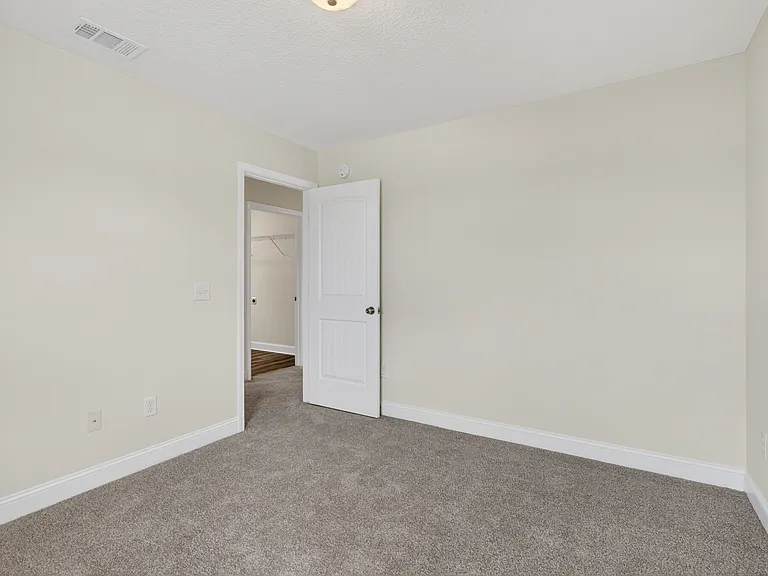 100 Centennial Ct — Photo 12