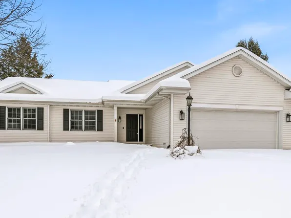 33906 Sumerset Ln, New Carlisle, IN 46552