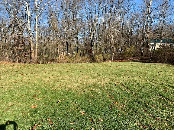 4th image of 102 Lakeview Heights Dr