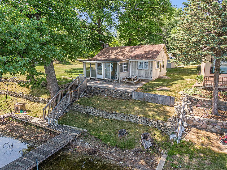 1st image of 11417 Lakeshore Dr