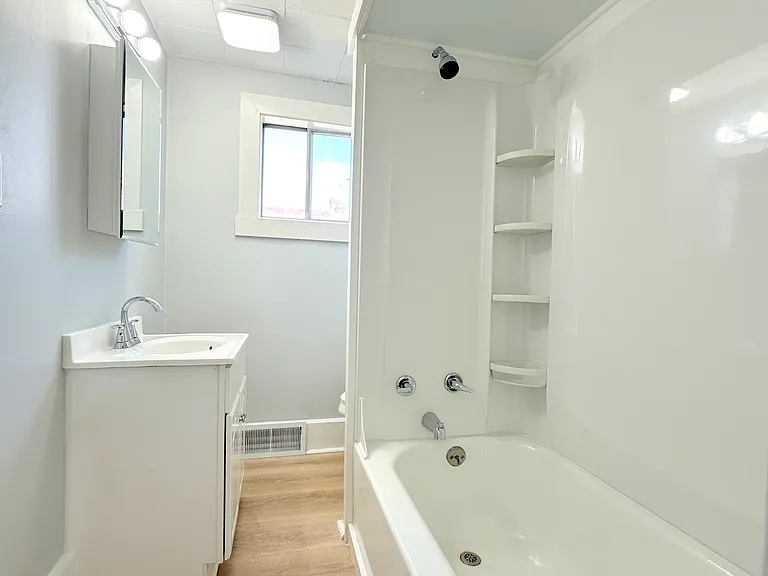 209 Mary St — Photo 14