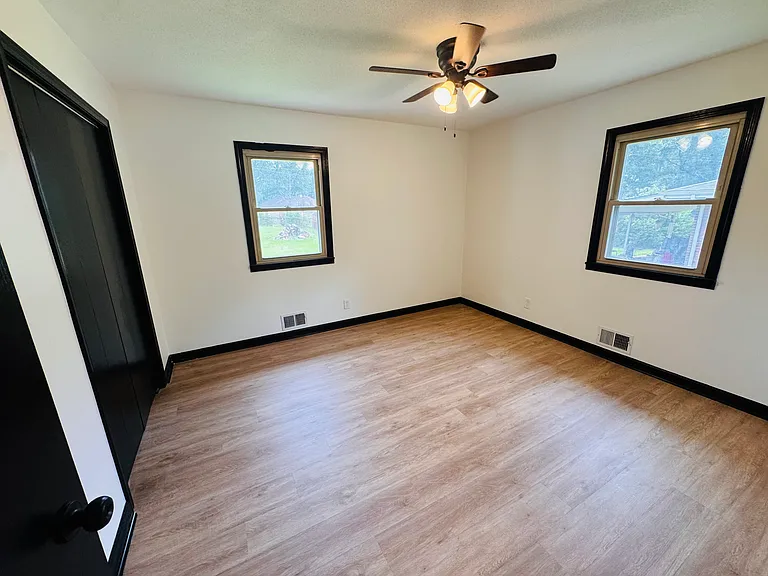 6417 N Bellefontaine Ave — Photo 13