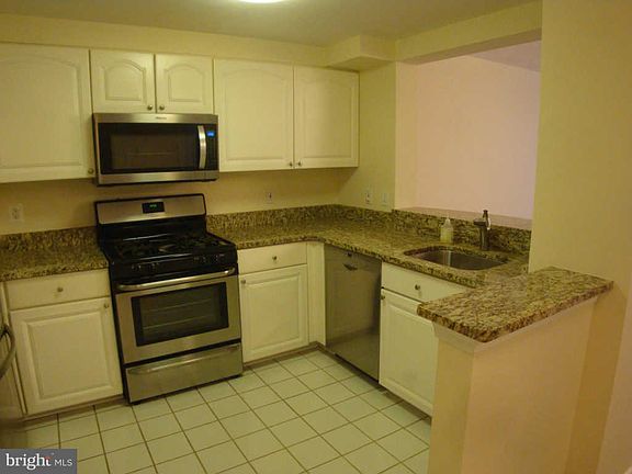 3rd image of 1045 N Utah St #2207