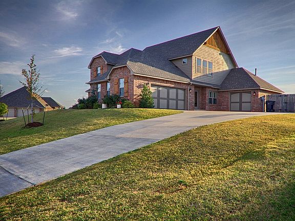 3rd image of 15601 Colonia Bella Dr