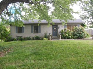 1700 Woodside Dr, Springfield, TN 37172