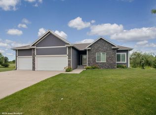1335 Crimson St, West Des Moines, IA 50266