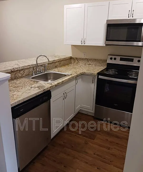1674 Eagles Pl #1