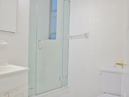 Rented by Julianna Realty Corp | media 21